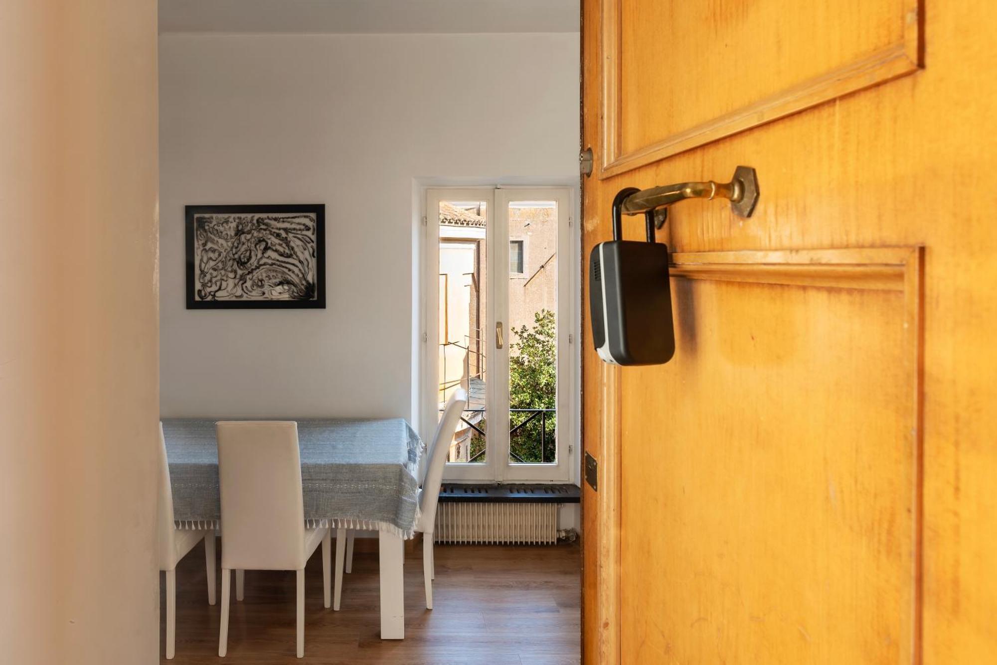 Via Del Pie Di Marmo Private Apartment Рим Екстериор снимка